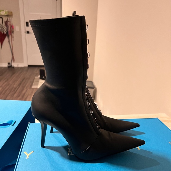 Fenty Designer Bootie Brand New NEVER WORN size 42 - Picture 3 of 7